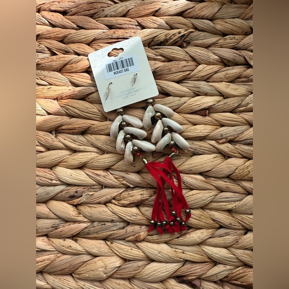 Mia Collection Shell Fringe Drop Earrings 🐚 - Picture 2 of 2